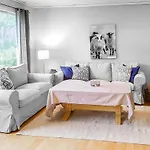 Casa de Férias Three-bedroom In Vikanes Eiknes