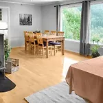 Three-bedroom In Vikanes *