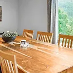Casa de Férias Three-bedroom In Vikanes *