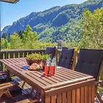 Three-bedroom In Vikanes *