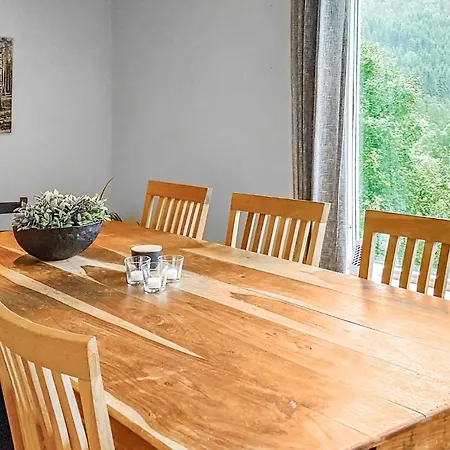 בית נופש Three-bedroom In Vikanes *