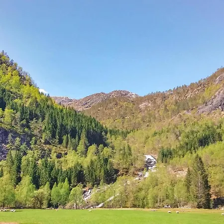 Three-bedroom In Vikanes