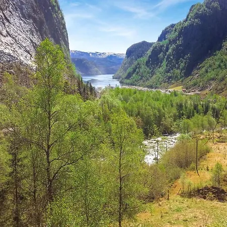 Three-bedroom In Vikanes *