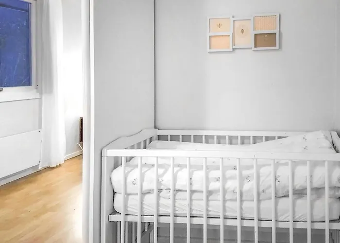 Three-bedroom In Vikanes 펜션