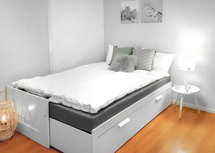 Three-bedroom In Vikanes * Eiknes