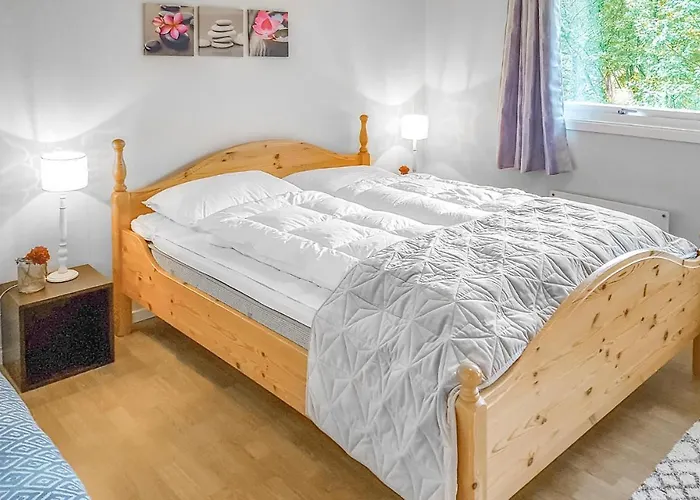 Three-bedroom In Vikanes *