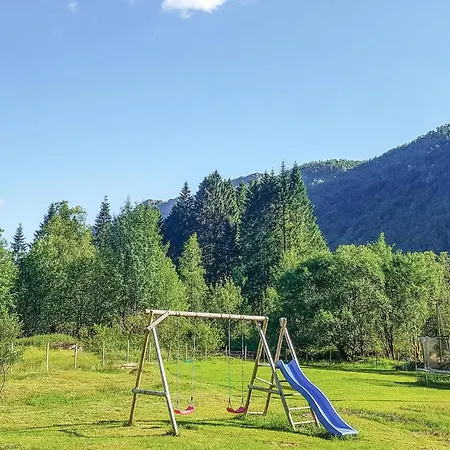 Three-bedroom In Vikanes